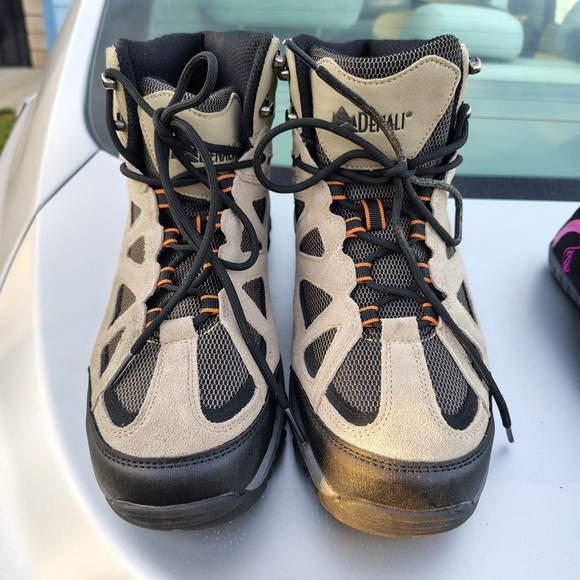 Men's Outdoor Adventure Boots - Gray and Black - Picture 2 of 6